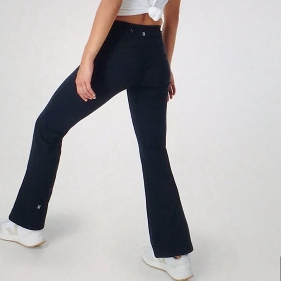 NWT Women's SWEATY BETTY Power 30" Kick Flare Workout Trousers/Leggings | Size M - Picture 1 of 13